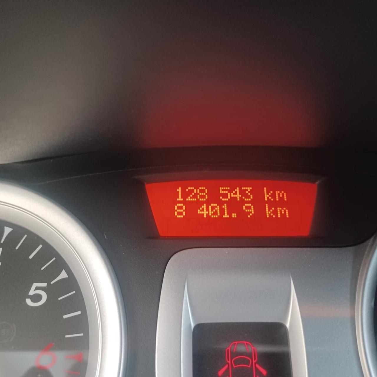 128.548KM CLIO 1.2 PERFETTA OK NEOPATENTATI