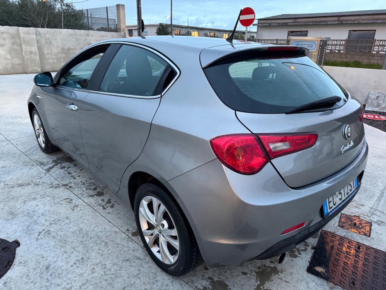 Alfa Romeo Giulietta 1.6 JTDm-2 105 CV Distinctive