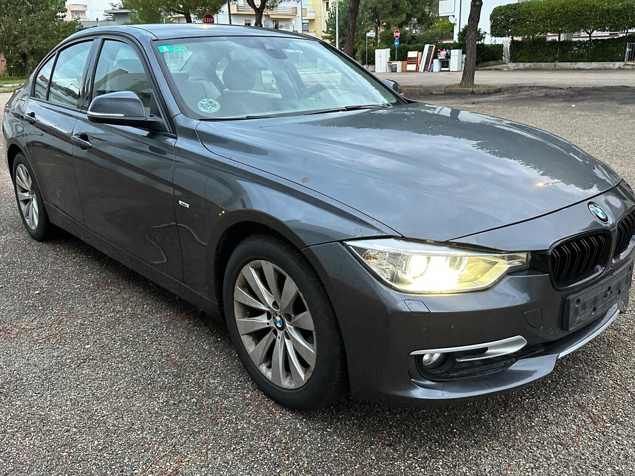 Bmw f30/31 320d Efficient Dynamics Luxury leggi descrizione
