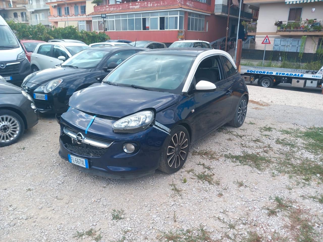 Opel Adam 1.2 70 CV Black Jack