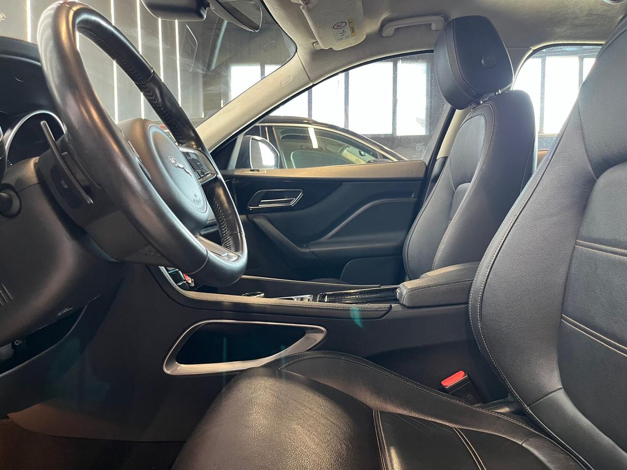 Jaguar F-Pace 2.0 D 180 CV AWD aut.Portfolio