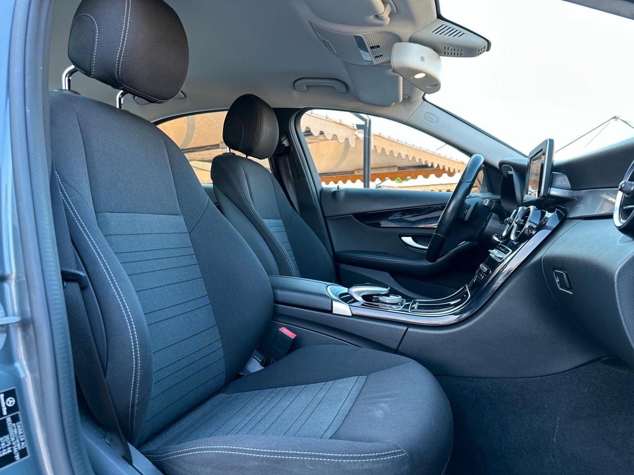 MERCEDES-BENZ C 180 d Auto Business