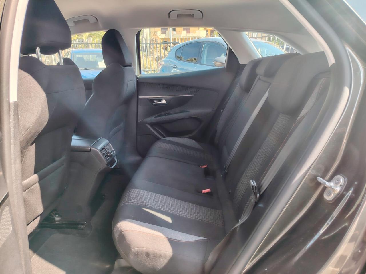 Peugeot 3008 BlueHDi 130 S&S Active