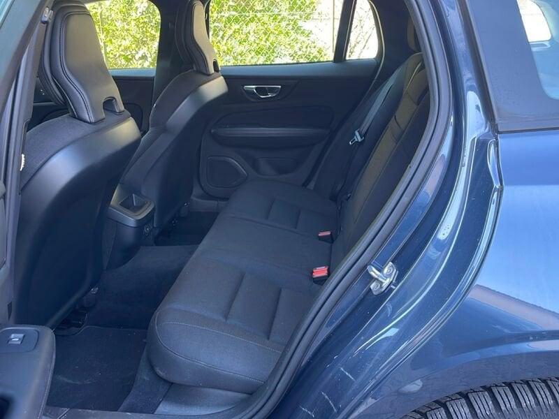 Volvo V60 B4 D autom. Momentum Business