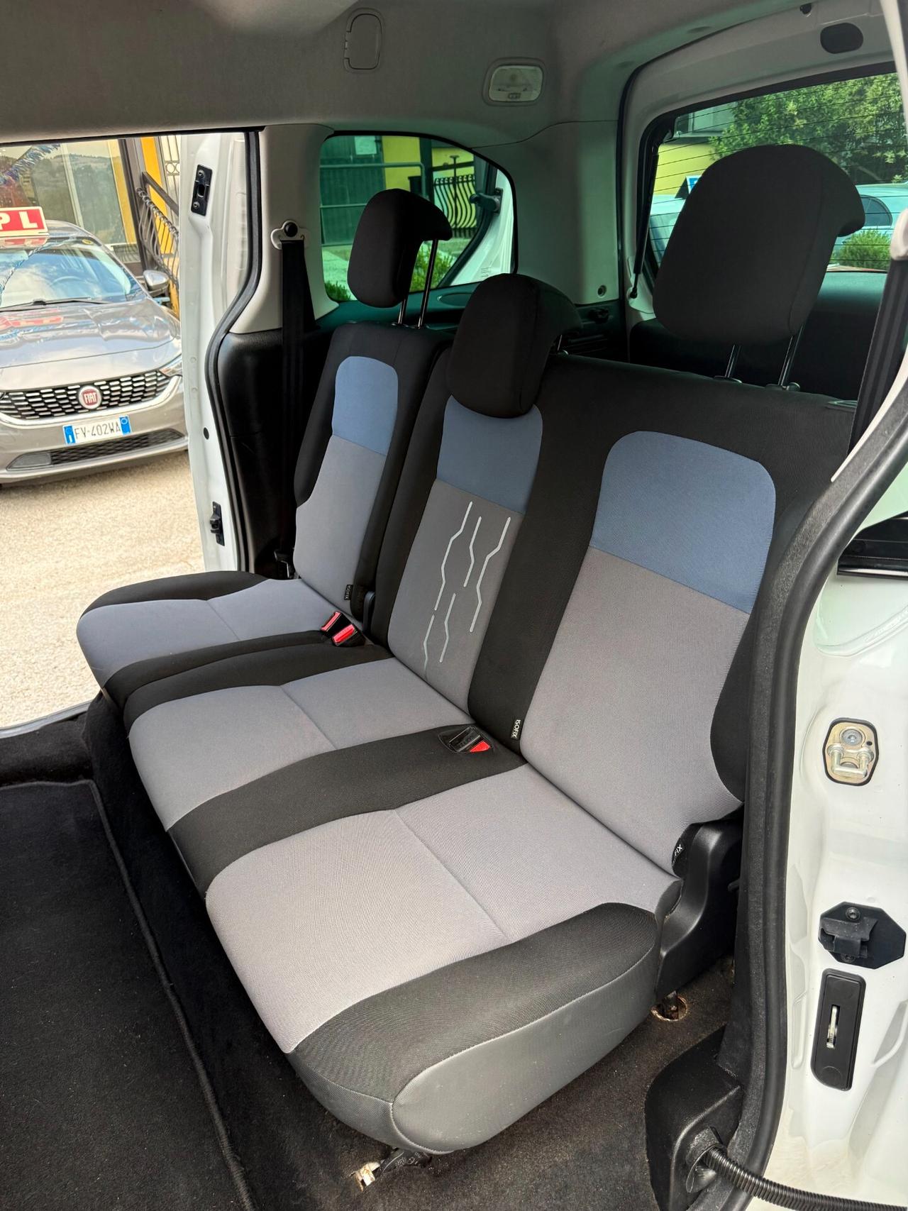 "5 POSTI" Peugeot Partner Tepee BlueHdi
