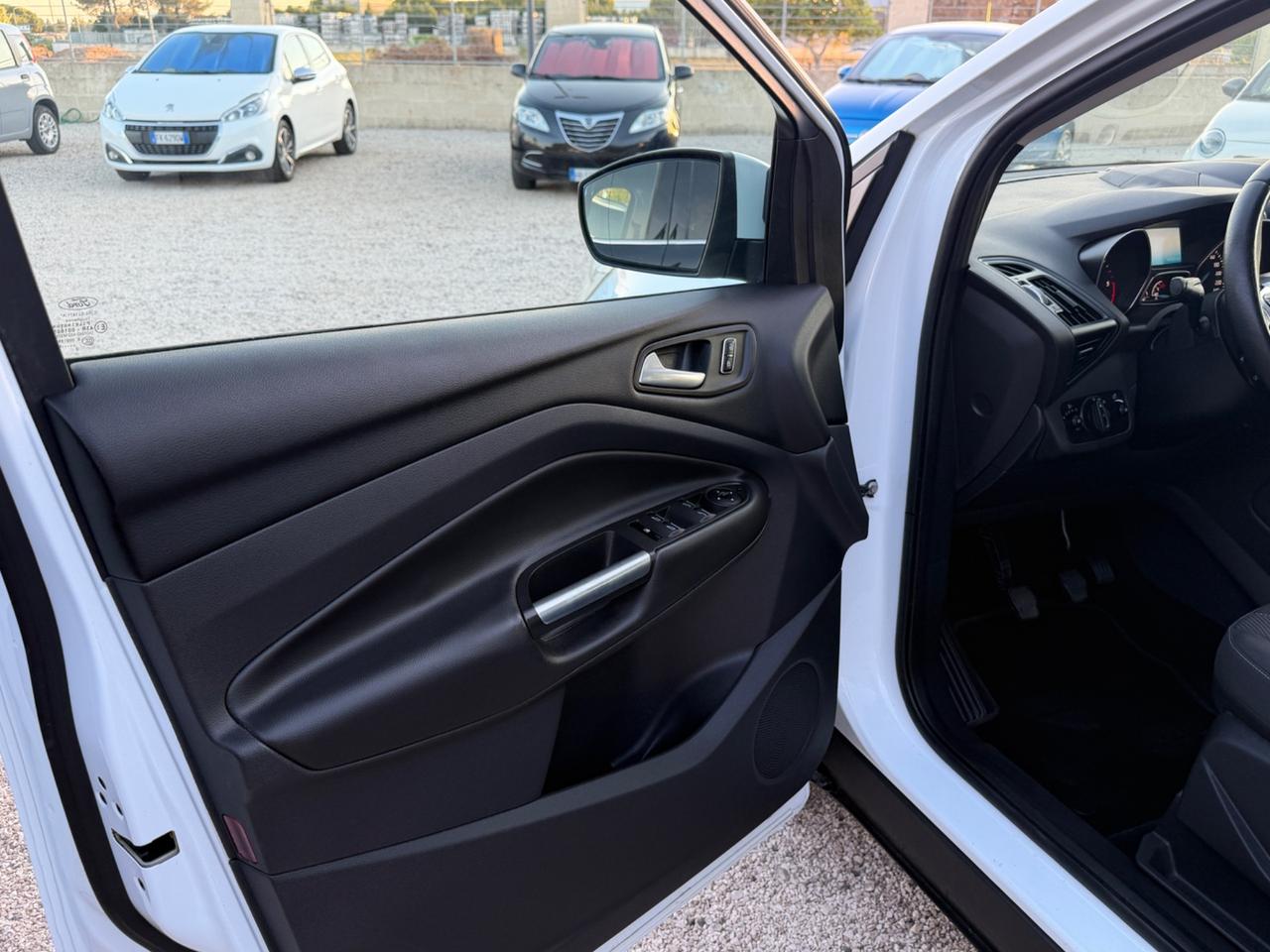 Ford Kuga 2.0 TDCI 120 CV S&S 2WD Titanium