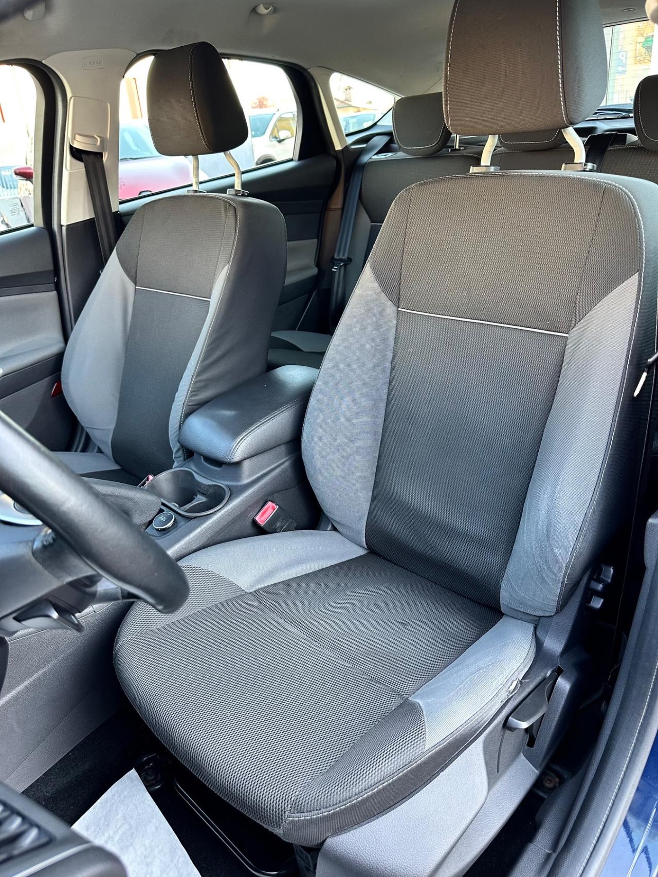 Ford Focus 1.6TDCi 95 CV Titanium -Neopatentati