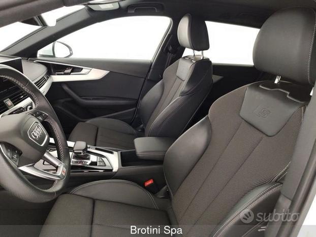Audi A4 Avant 40 TDI S tronic S line edition