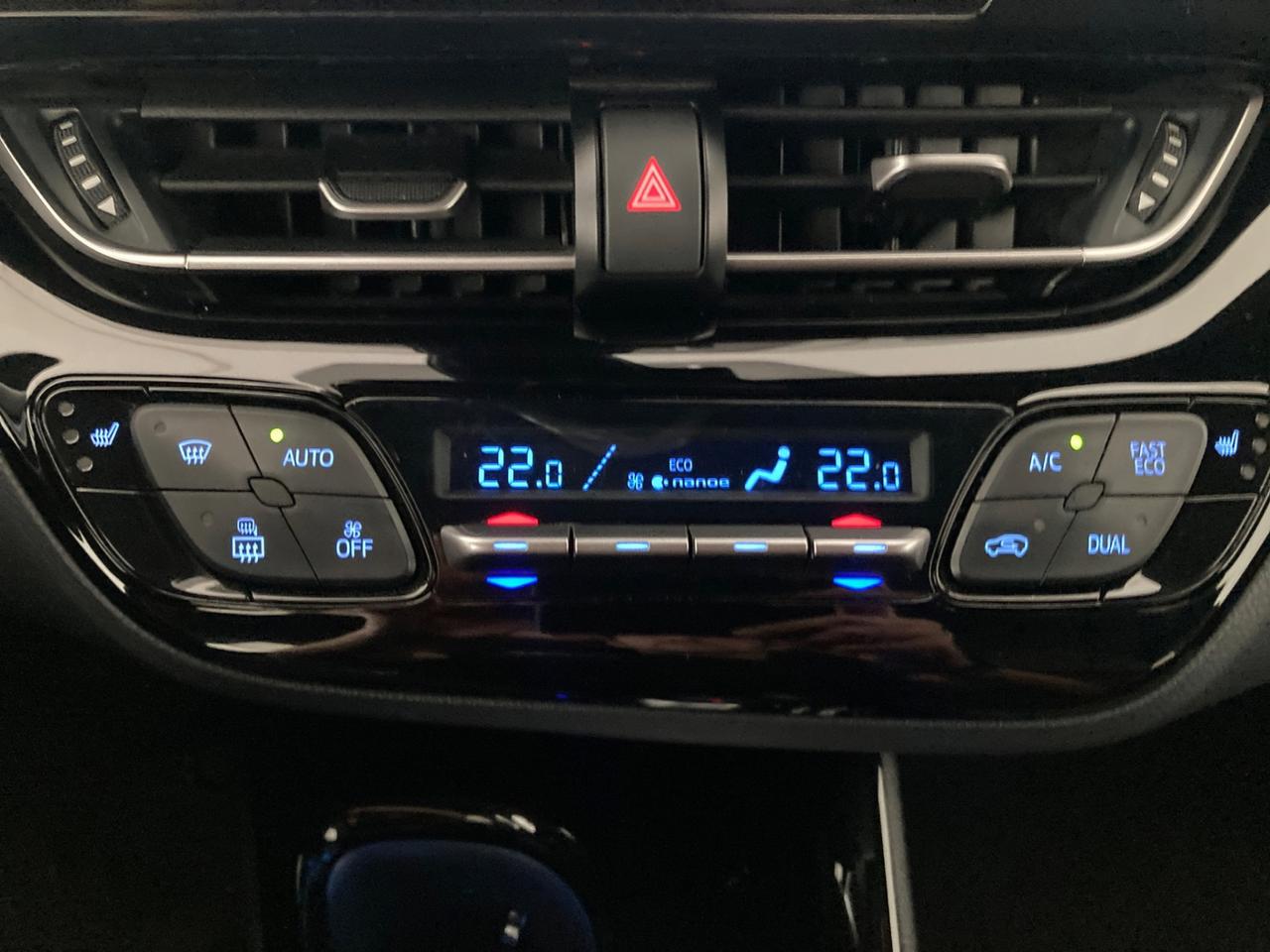 TOYOTA C-HR 1.8h Lounge 2wd e-cvt my18