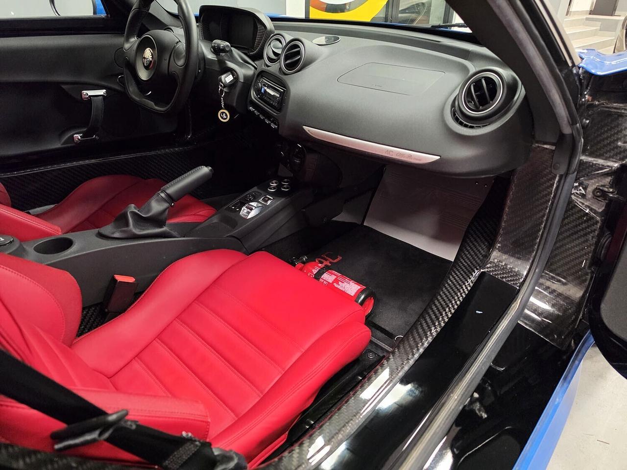 Alfa Romeo 4C 1750 TBi VERNICE SPECIALE _ TAGLIANDATA MENO DI 1000KM FA _ UNICO PROPRIETARIO _ SERVICE BOOK _ GARANZIA 12 MESI _ ALPINE _ ESTINTORE