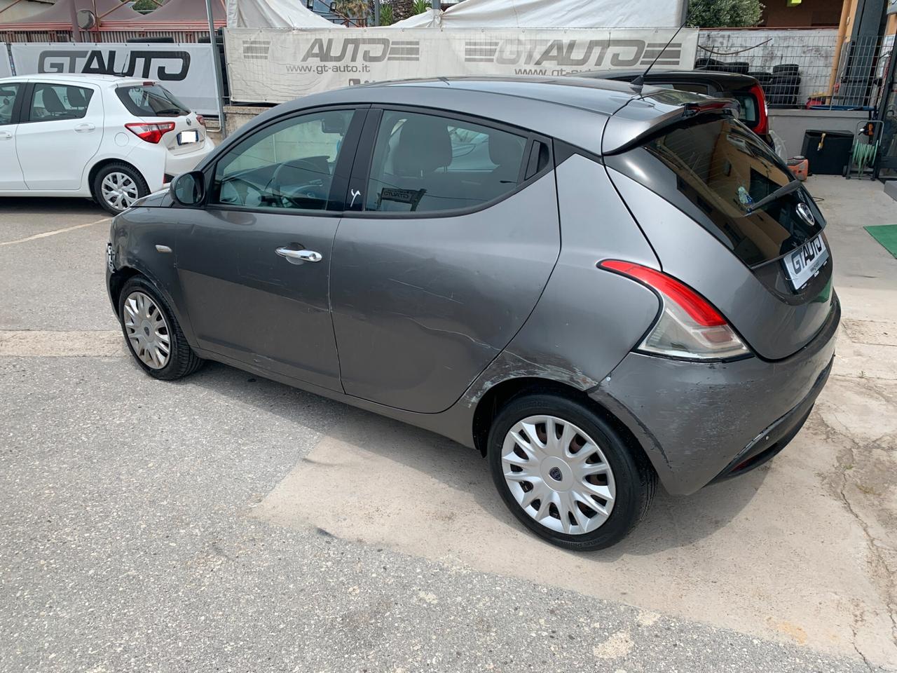 Lancia Ypsilon 1.3 MJT 95CV 5P