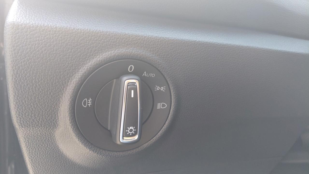 Promo Volkswagen T-Roc TSI R-Line Unicopr