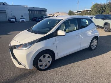 Toyota Aygo Aygo 1.0 VVT-i 69 CV 5 porte x-business MMT iva esposta compresa