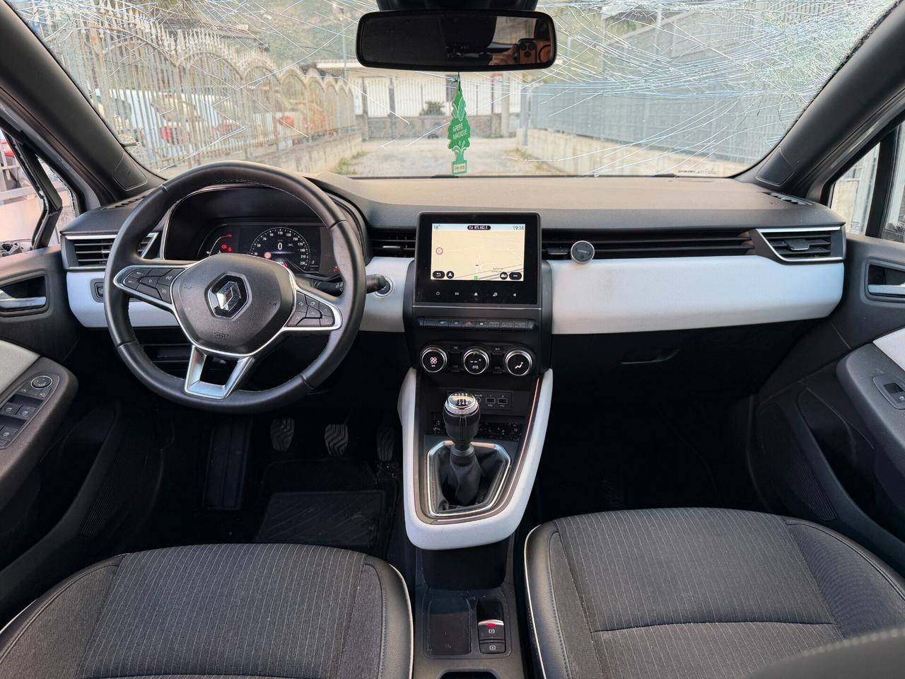 RENAULT CLIO 2023 1.0 BENZINA/GPL 101 CV *SINISTRATA