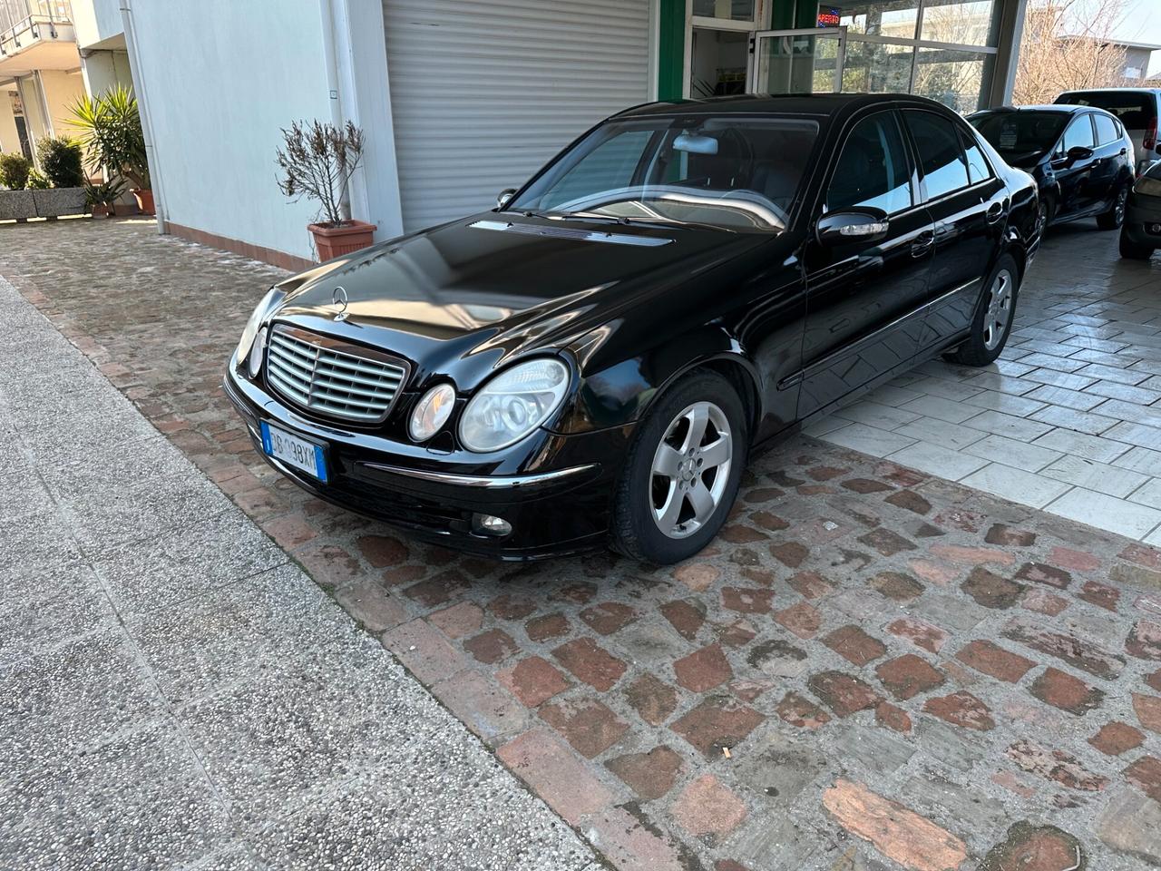 Mercedes-benz E 280 CDI Avantgarde (12 RATE)