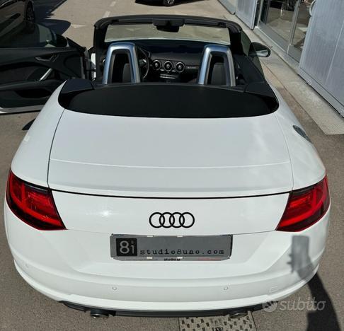 AUDI TT Roadster 2.0 TDI ultra Design