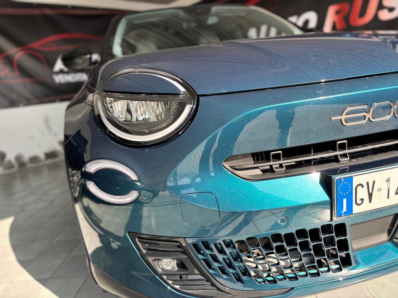 Fiat 600 Hybrid 100 automatica 5 anni di garanzia casa madre