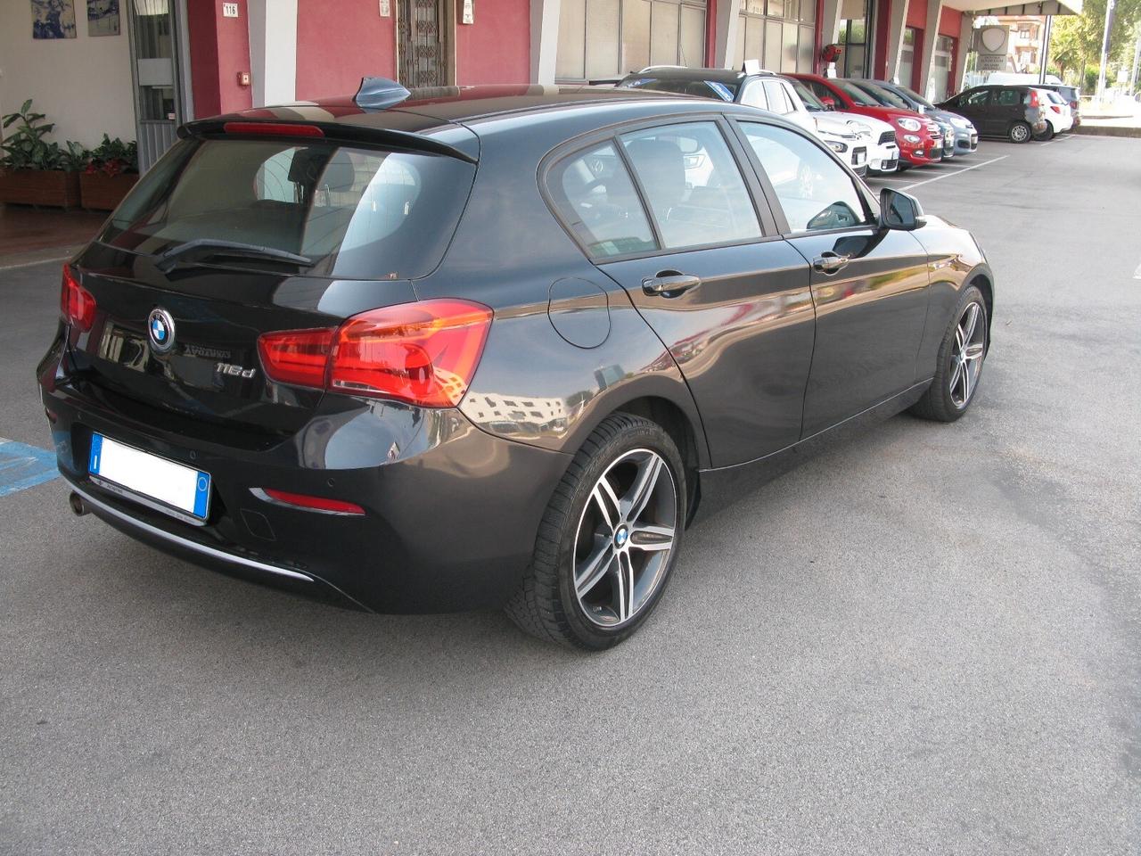 Bmw 116 116d 5p. Urban