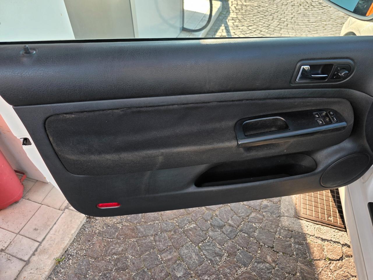 Volkswagen Golf 1.9 TDI/115 CV cat 3 porte Highline 401.000km