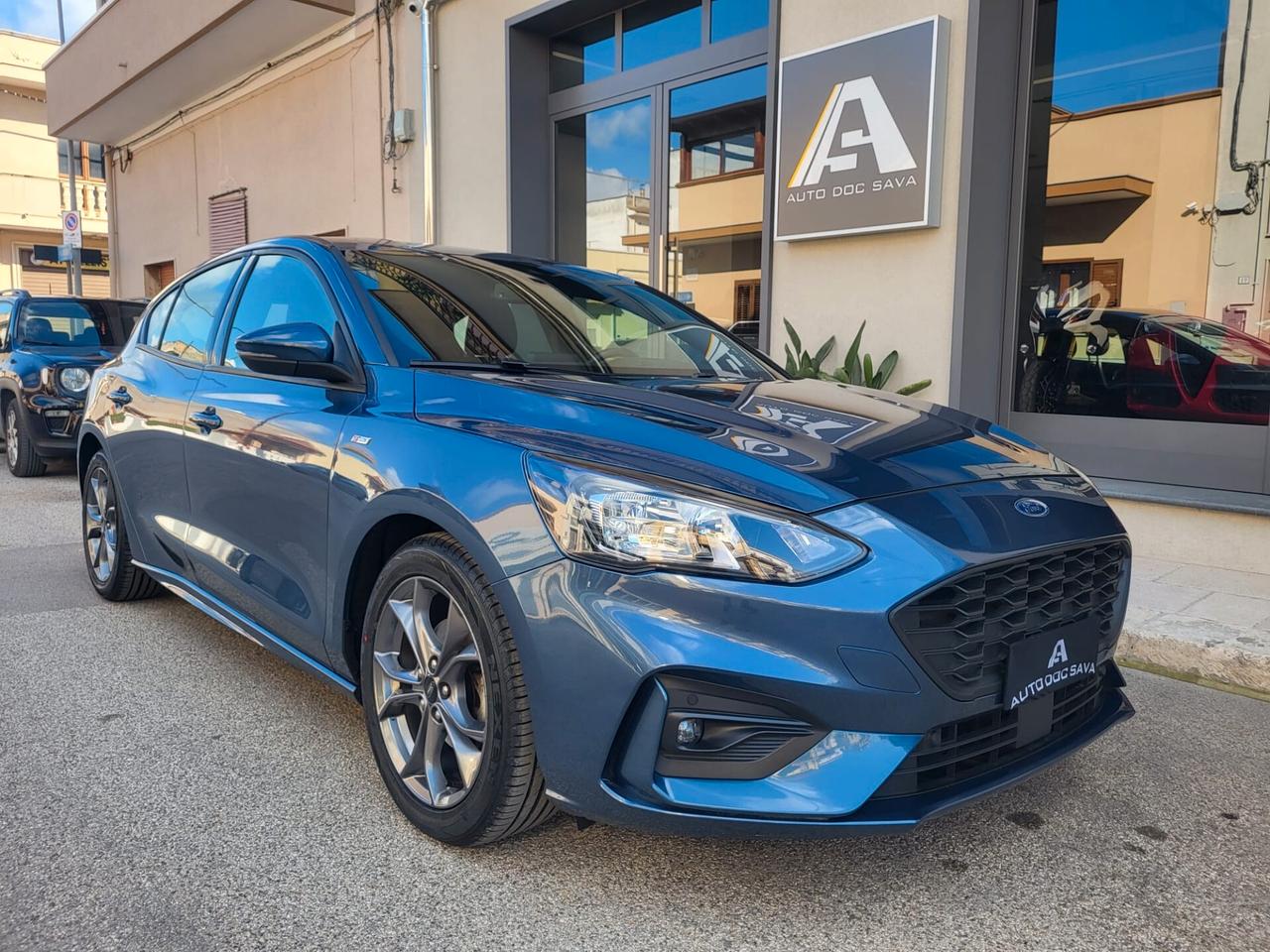 Ford Focus 1.5 TDCI 120 CV ST- Line Navy Fari Led....