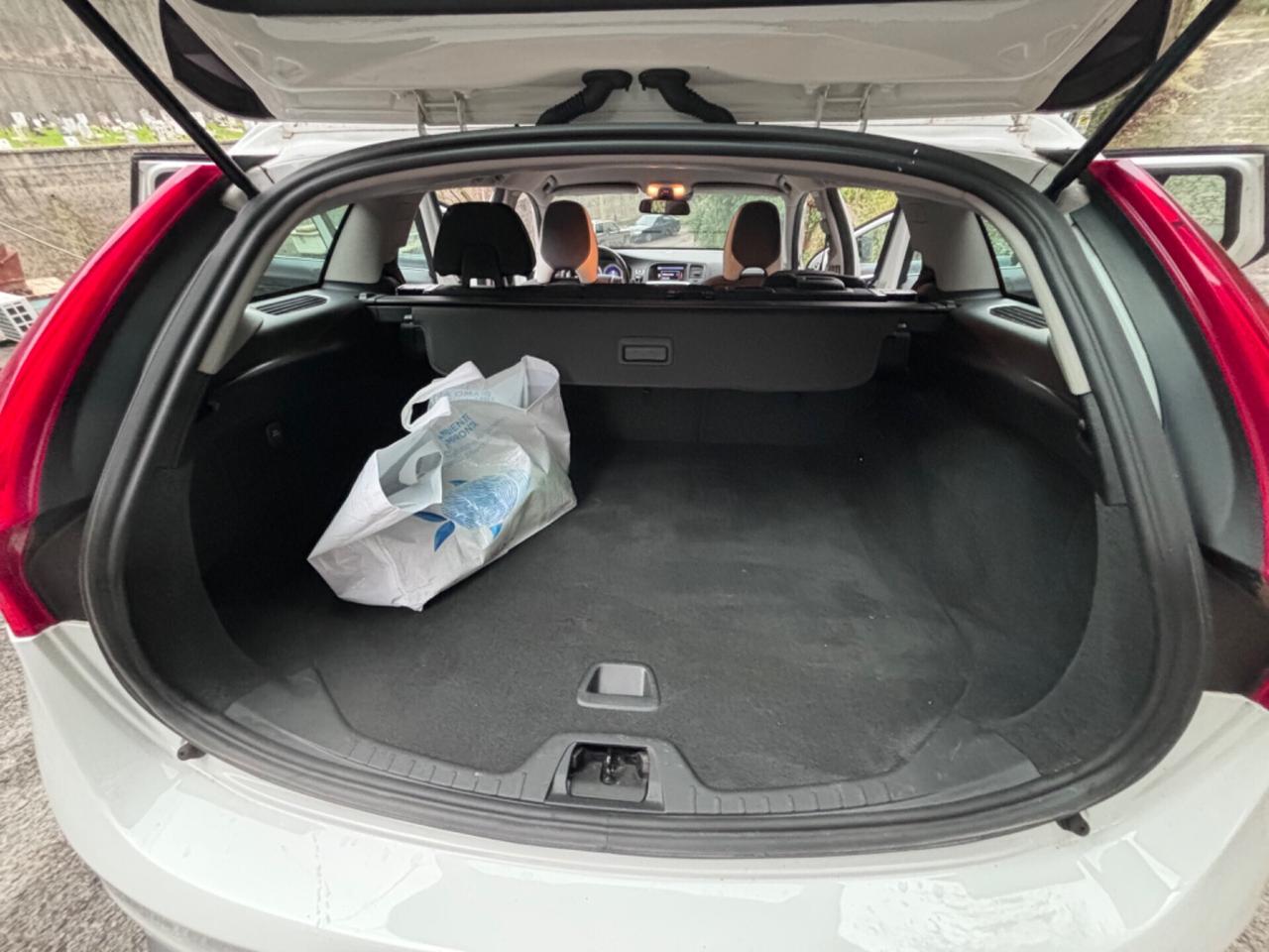 Volvo V60 D3 R-design Kinetic