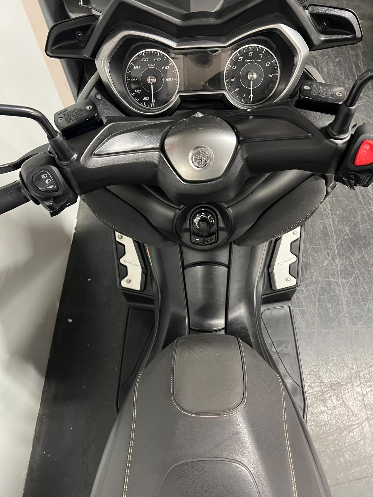 Yamaha X-Max 300 Tech Max