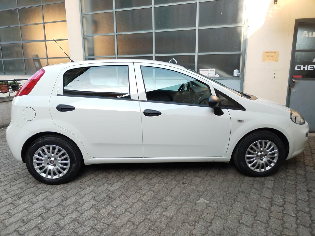 Fiat Punto 1.3 MJT II S&S 95 CV 5 porte Street