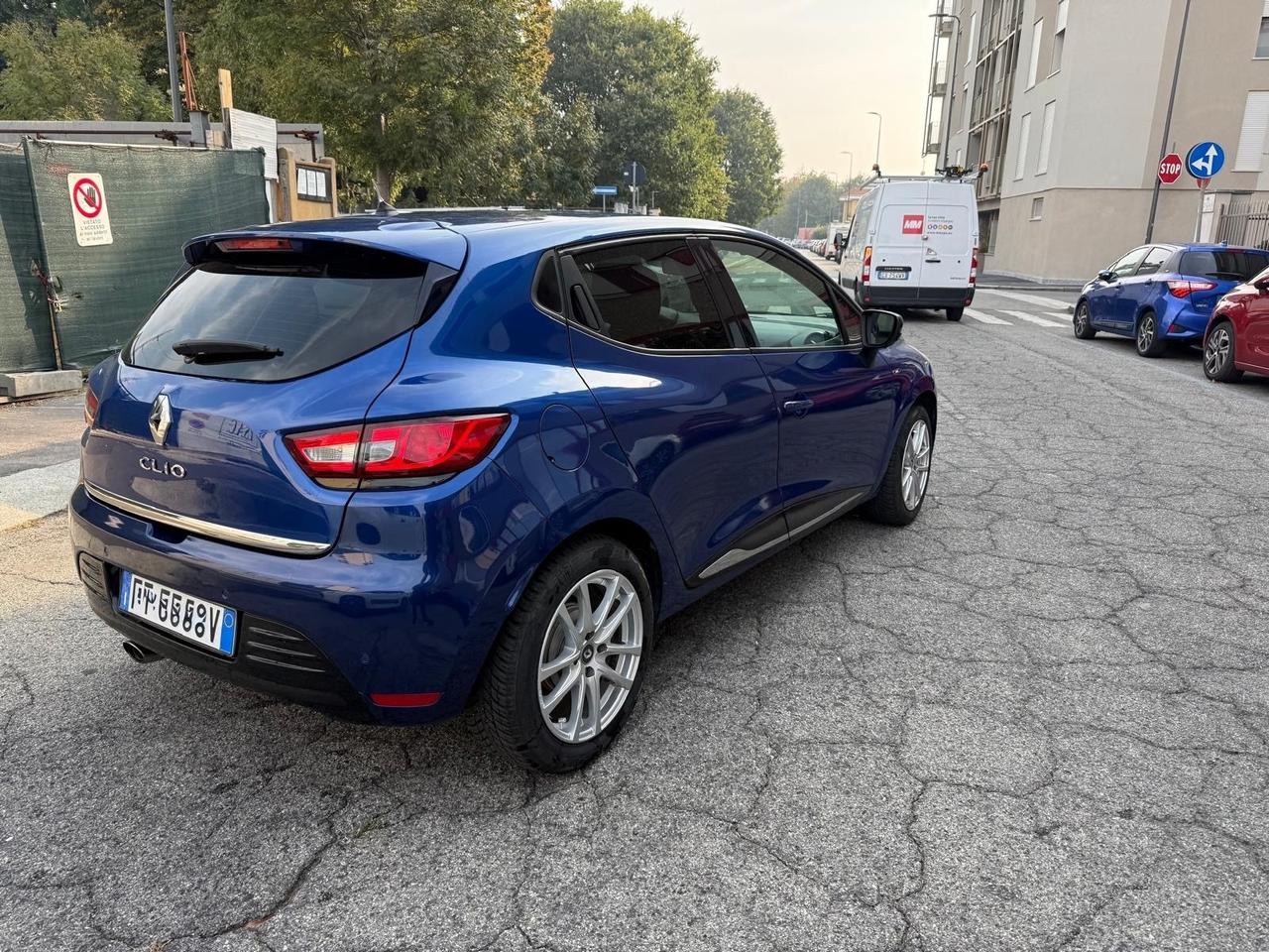 Renault Clio Sporter TCe 12V 75 CV Moschino Intens