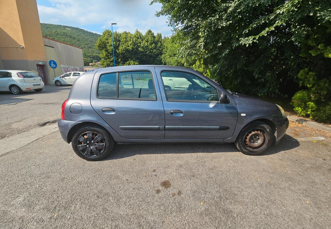 Renault Clio Storia 1.2 5 porte 2009 GPL OK NEOPATENTATI
