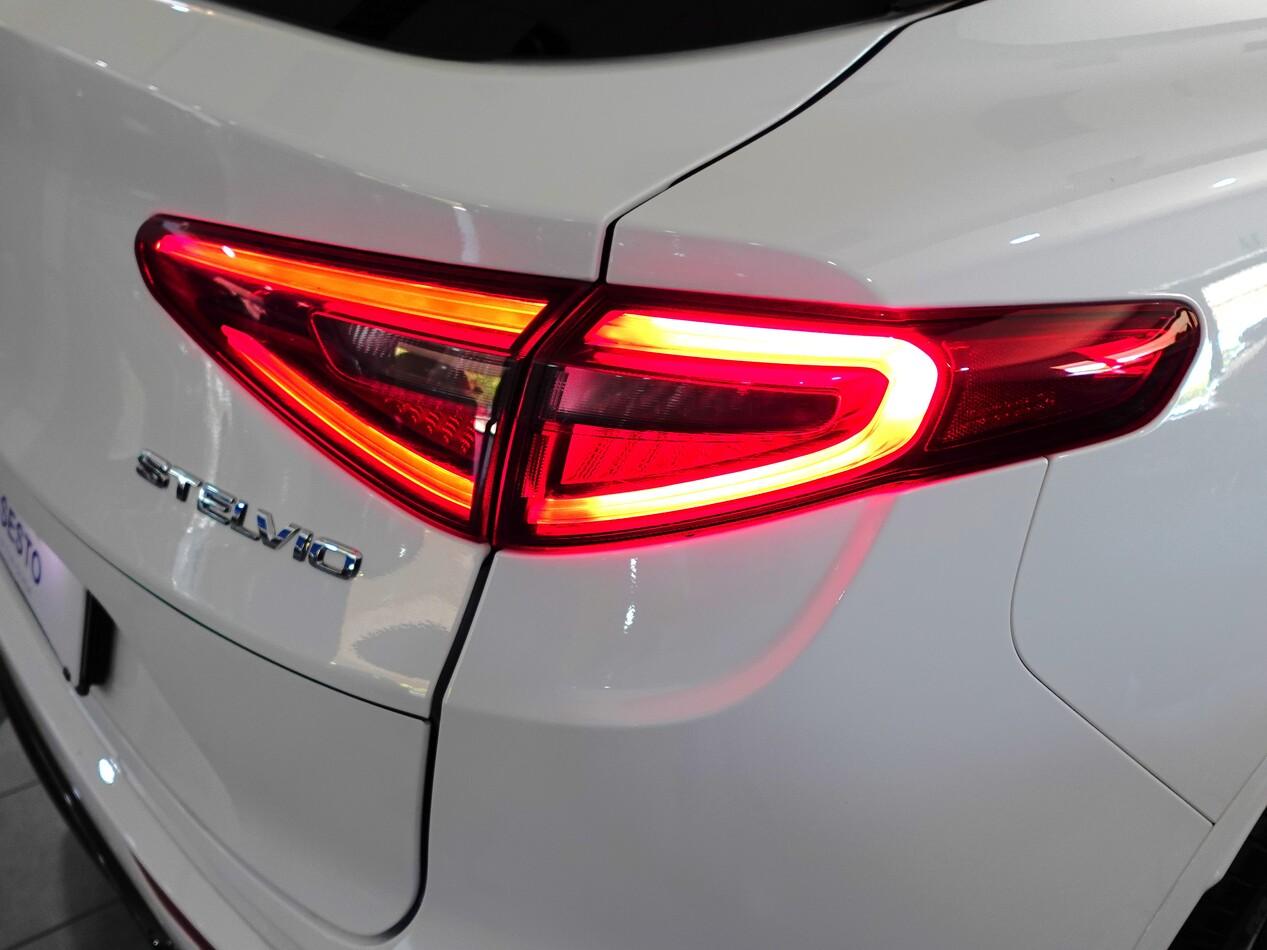 Alfa Romeo Stelvio 2.2 MJT 210 CV AT8 Q4 VELOCE