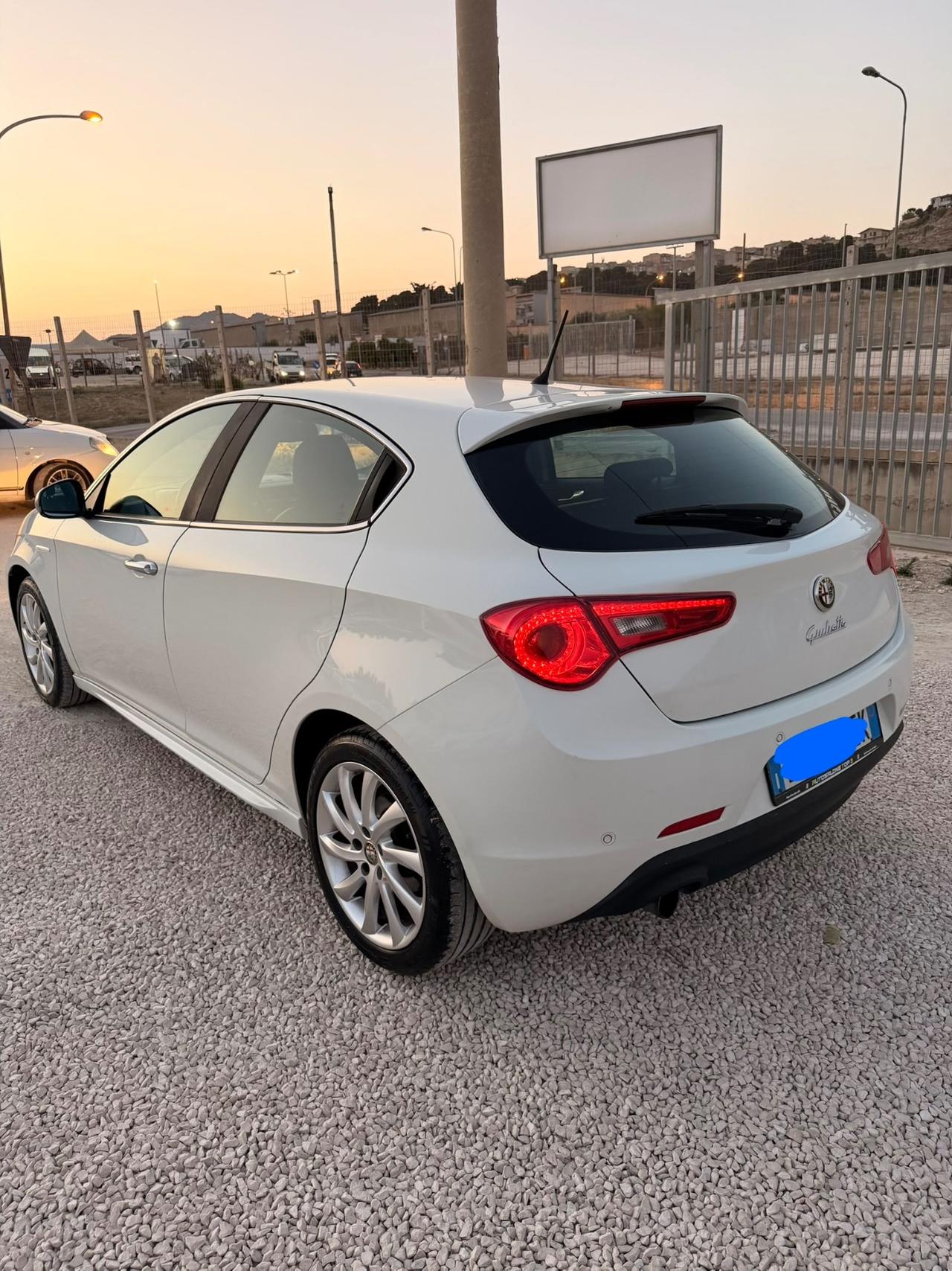 Alfa Romeo Giulietta 1.6 JTDm-2 105 CV modello sport 2011