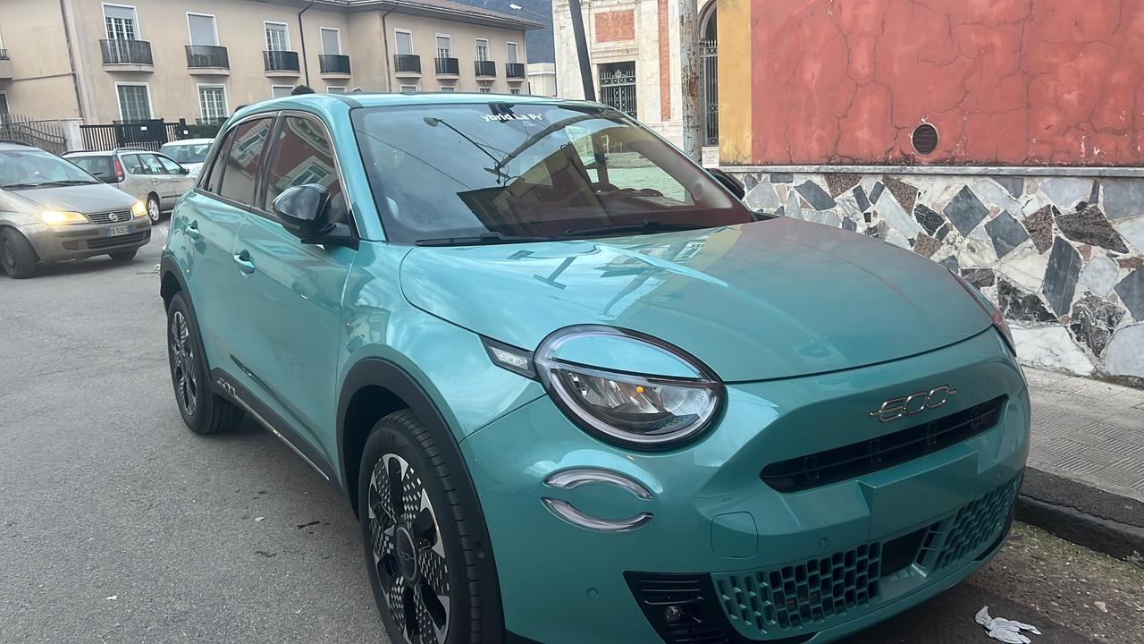 Fiat 600 Hybrid 100 cv CV DCT MHEV La Prima kmo