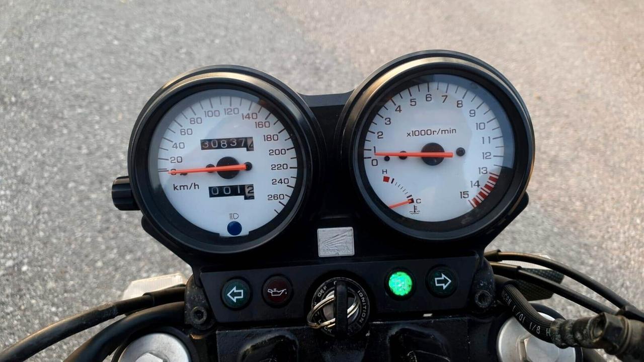 HONDA HORNET 600 CC