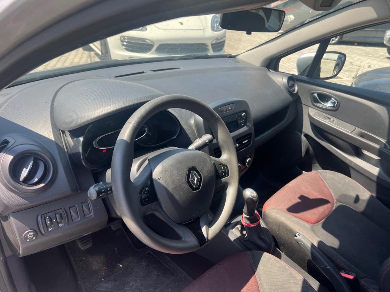 Renault Clio 1.2 75CV GPL 5 porte neopatentati