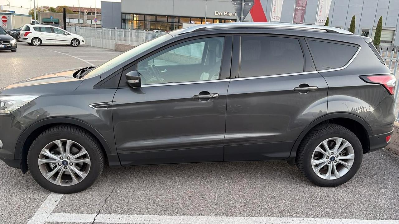 Ford Kuga 1.5 TDCI 120 CV S&S 2WD Powershift Edition tua a € 199 mese