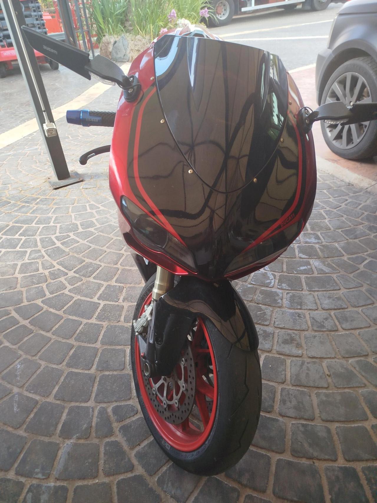 MOTO DUCATI