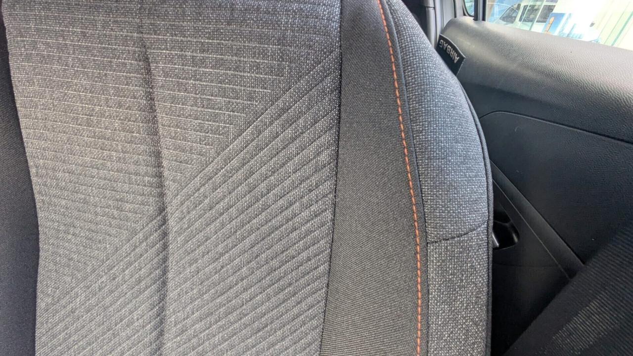 Peugeot 208 100 STYLE