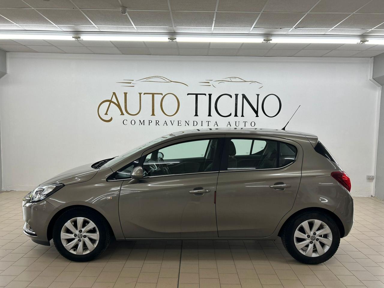 Opel Corsa 1.2 5 porte Cosmo