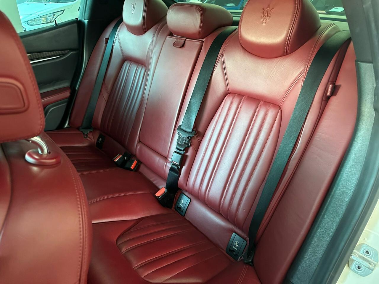 NOLEGGIO Maserati Ghibli V6 3.0 Diesel 275 CV INTERNI CARTIER TETTO APRIBILE