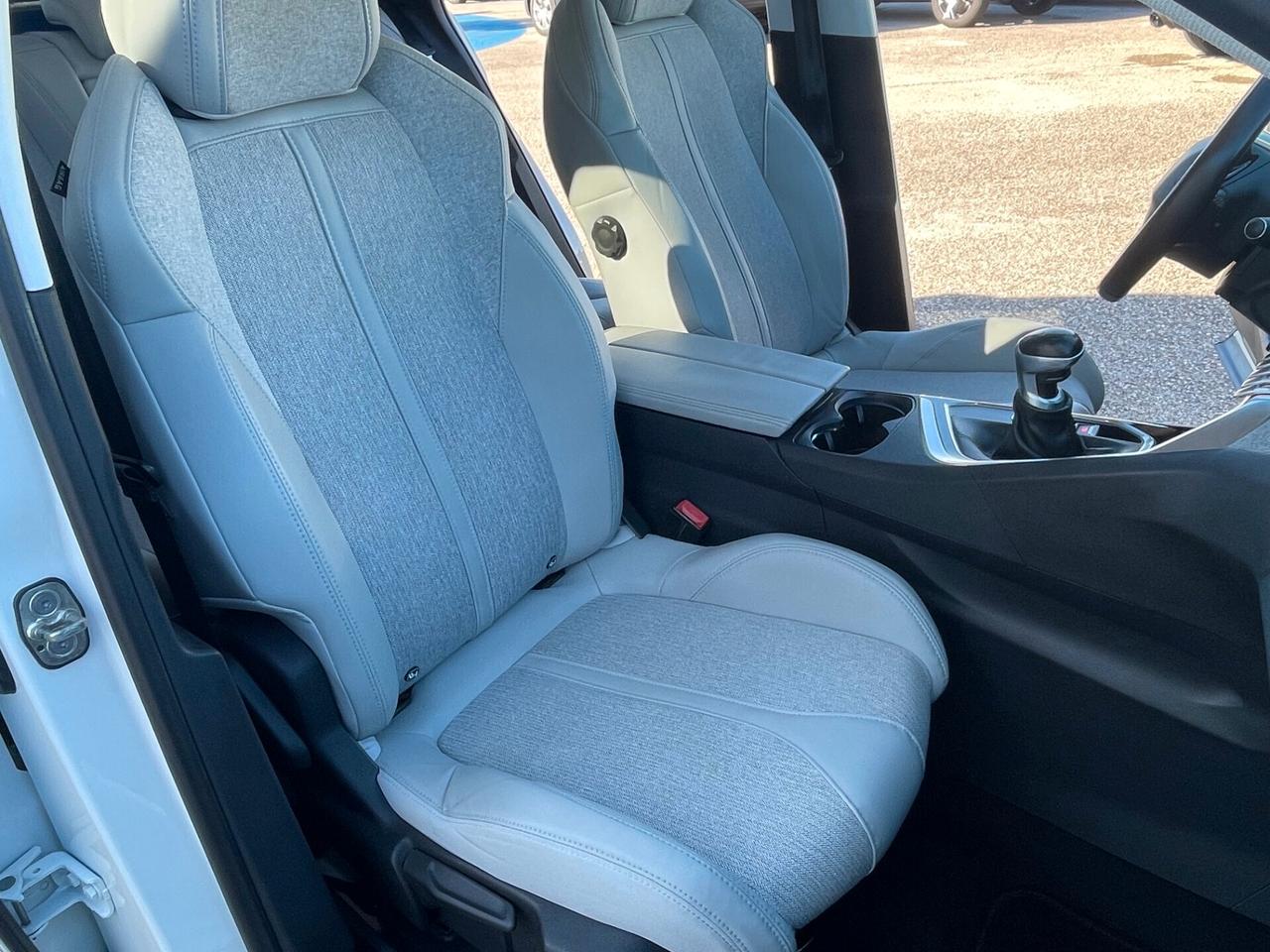 Peugeot 3008 1.6 BlueHDi 120 Allure *interno bianco*