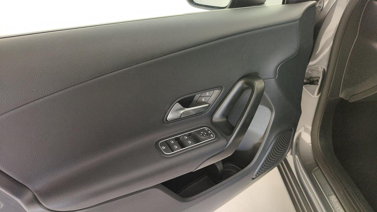 Mercedes-Benz A 180 d Sport auto