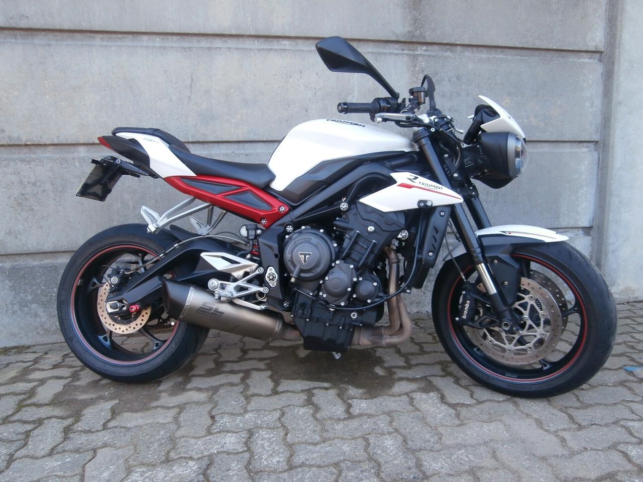 Triumph Street Triple 765 R del 2018 passaggio incluso-tagliando e garanzia
