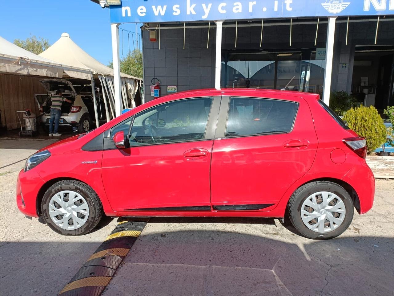 Toyota Yaris 1.5 Hybrid 5 porte Cool NEOPATENTATI