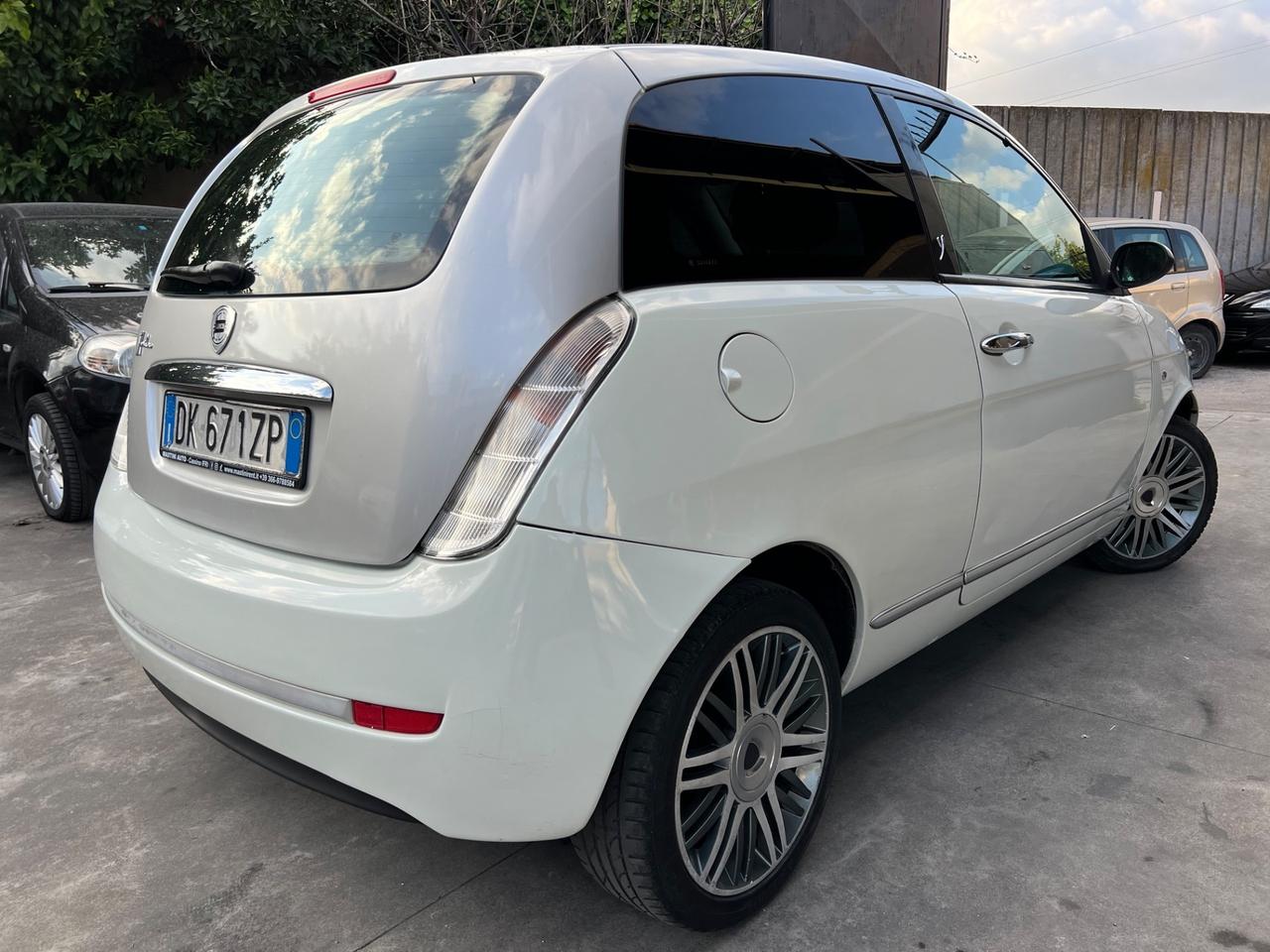 Lancia Ypsilon 1.2 Versus