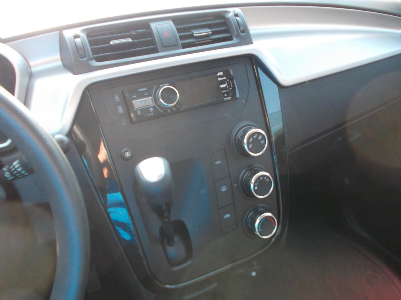 Mahindra KUV100 1.2 VVT K6+KM37170 SI NEOPATENTATI
