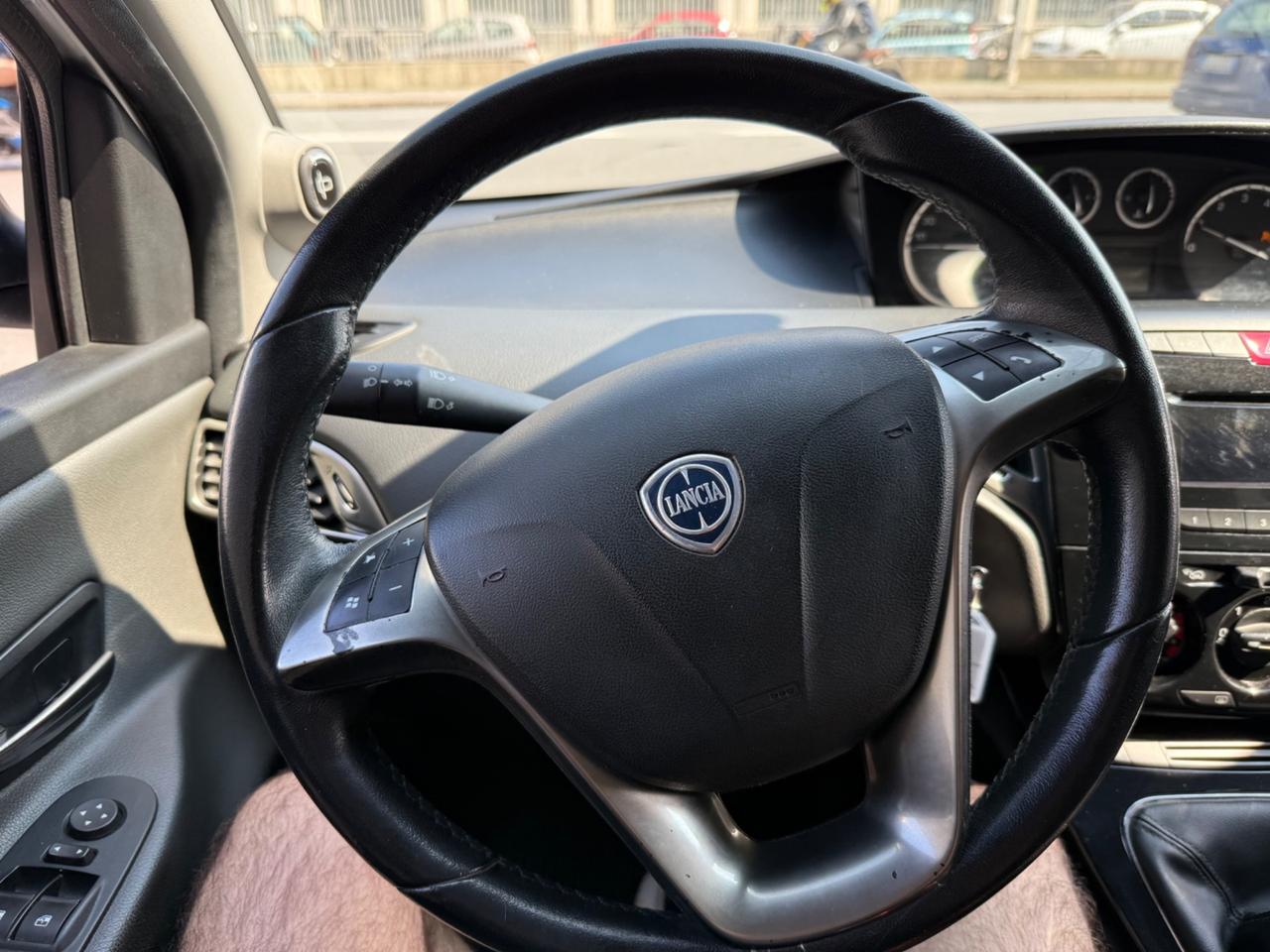 Lancia Ypsilon 1.2 69 CV 5 porte GPL Ecochic Platinum