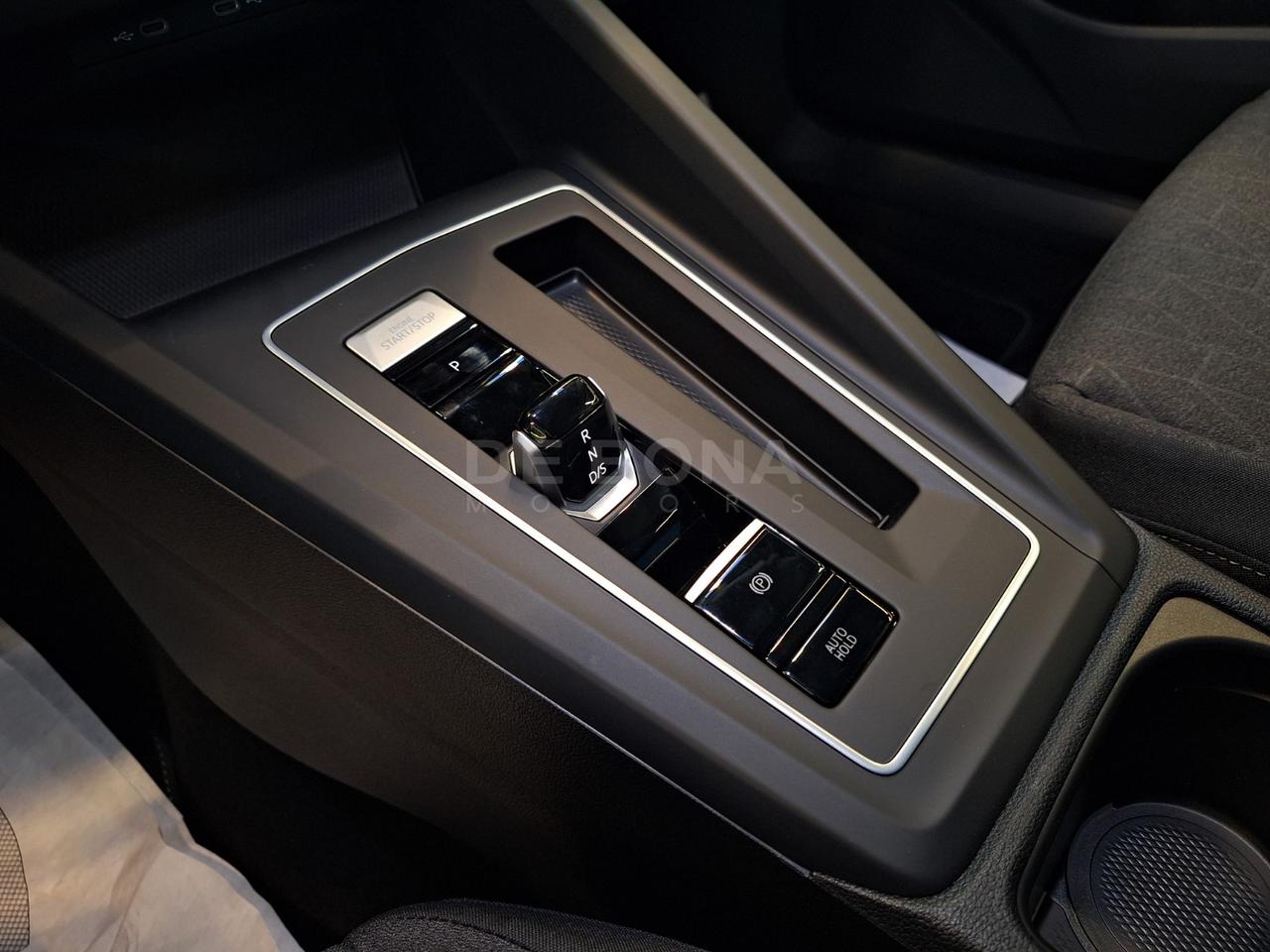 Volkswagen Golf 1.5 tsi ehybrid life 204cv dsg