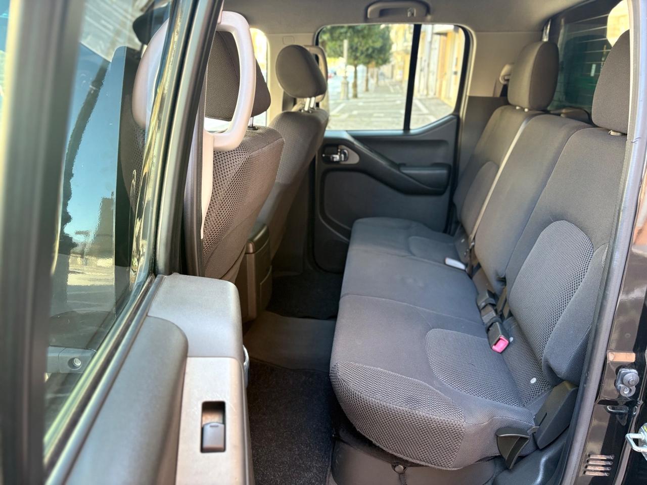 Nissan Navara 2.5 dCi Double Cab PICK UP HARD TOP