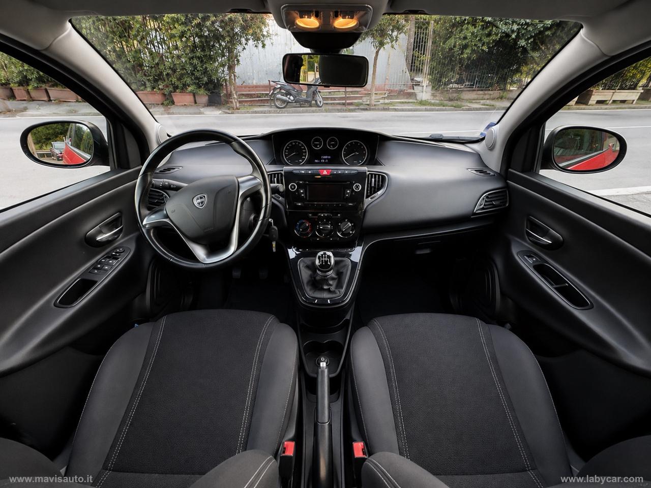 LANCIA Ypsilon 1.2 69 CV 5p. S&S Black&Red