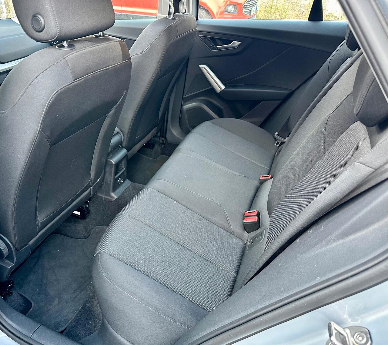 Audi Q2 30 TFSI Business Advanced